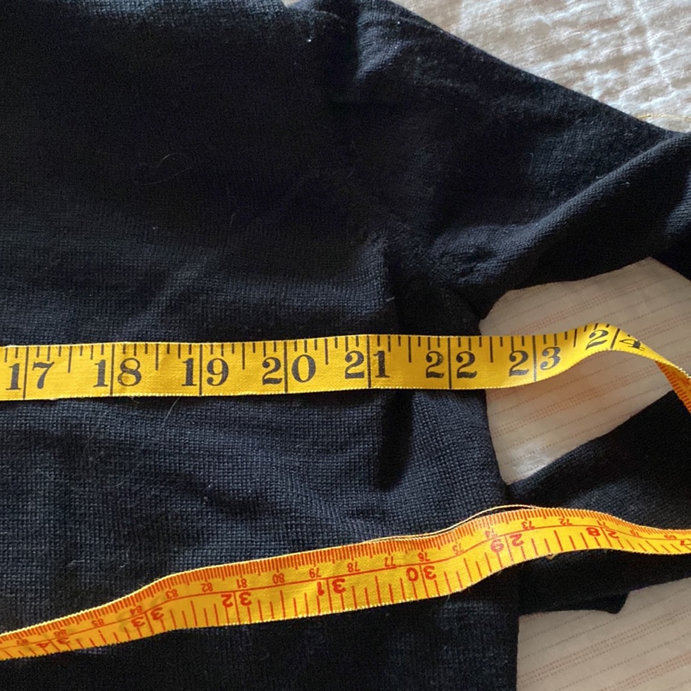 Everlane The Lux Wool Square black turtleneck no longer available/keeping - Picture 7 of 9